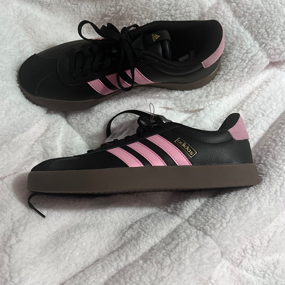New men’s 9.5 adidas pink and black shoes